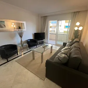 Apartment Heart Of Puerto Banus Newly Renavated Free Parking , Wifi ,pool,gym,padel Court, Marbella